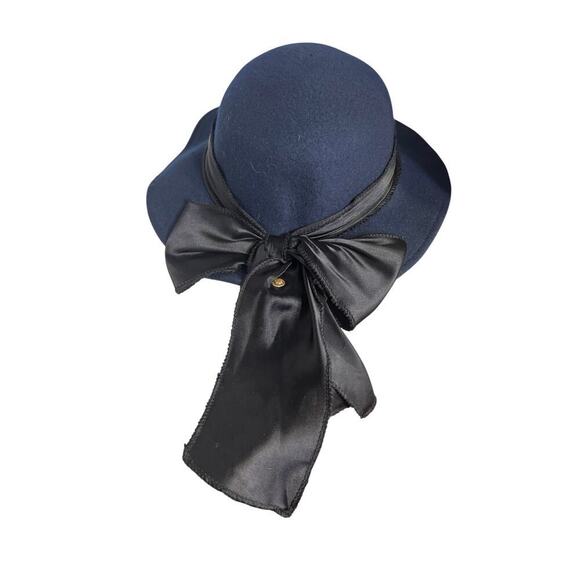 Navy bow hat with black ribbon and decorative pendant 22-inch circumference - Picture 3 of 8